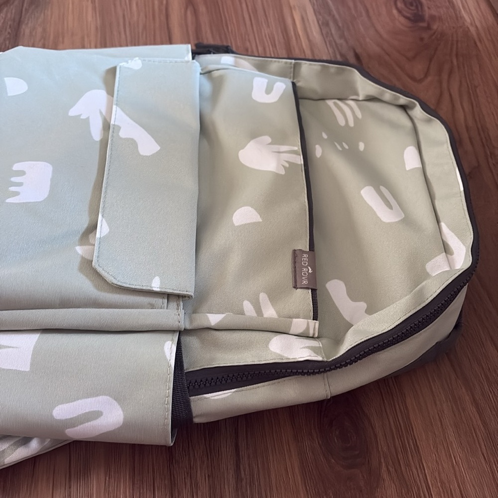 Red Rovr Roo Diaper Bag 14L - Picture 6 of 8